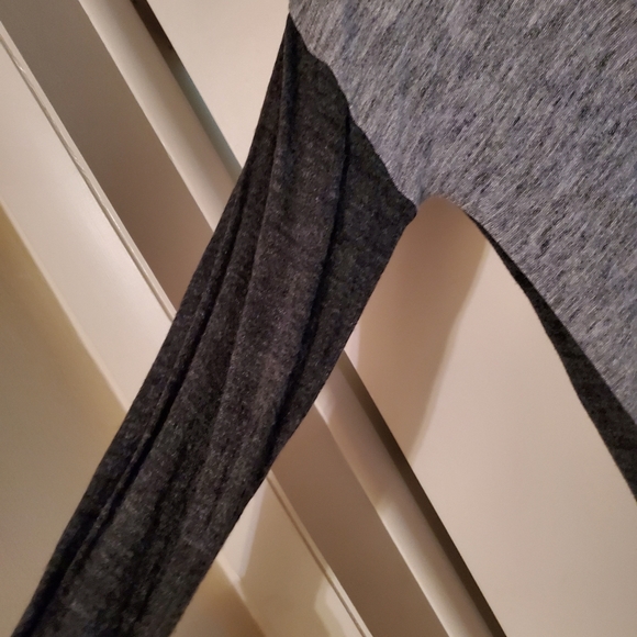 2/$10 LOFT Long Sleeve Thin Sweater - Picture 4 of 5